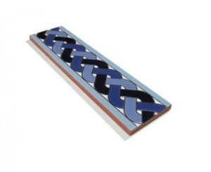 Azulejo sevillano pintado a mano. Modelo cenefa C133