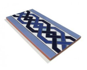 Azulejo árabe pintado a mano. Modelo cenefa P203