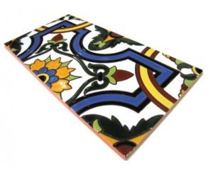 Azulejo sevillano pintado a mano. Modelo Fondo F135