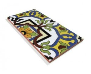 Azulejo sevillano pintado a mano. Modelo Fondo F144