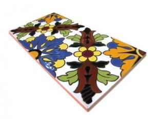 Azulejo sevillano pintado a mano. Modelo Fondo F171