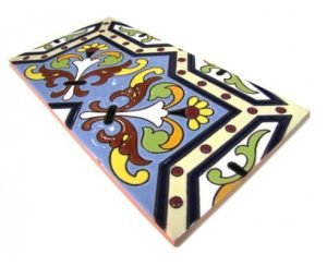 Azulejo sevillano pintado a mano. Modelo Fondo F187