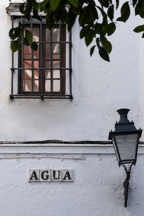 Letras-de-cerámica-para-nombres-de-calles